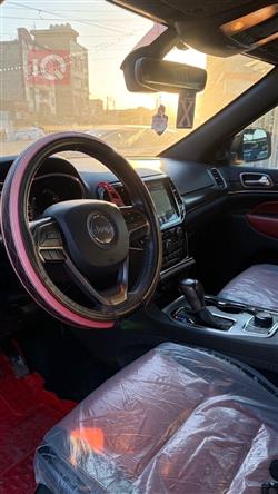 جيب جراند شيروكي